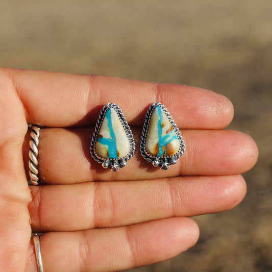 Royston Ribbon Studs
