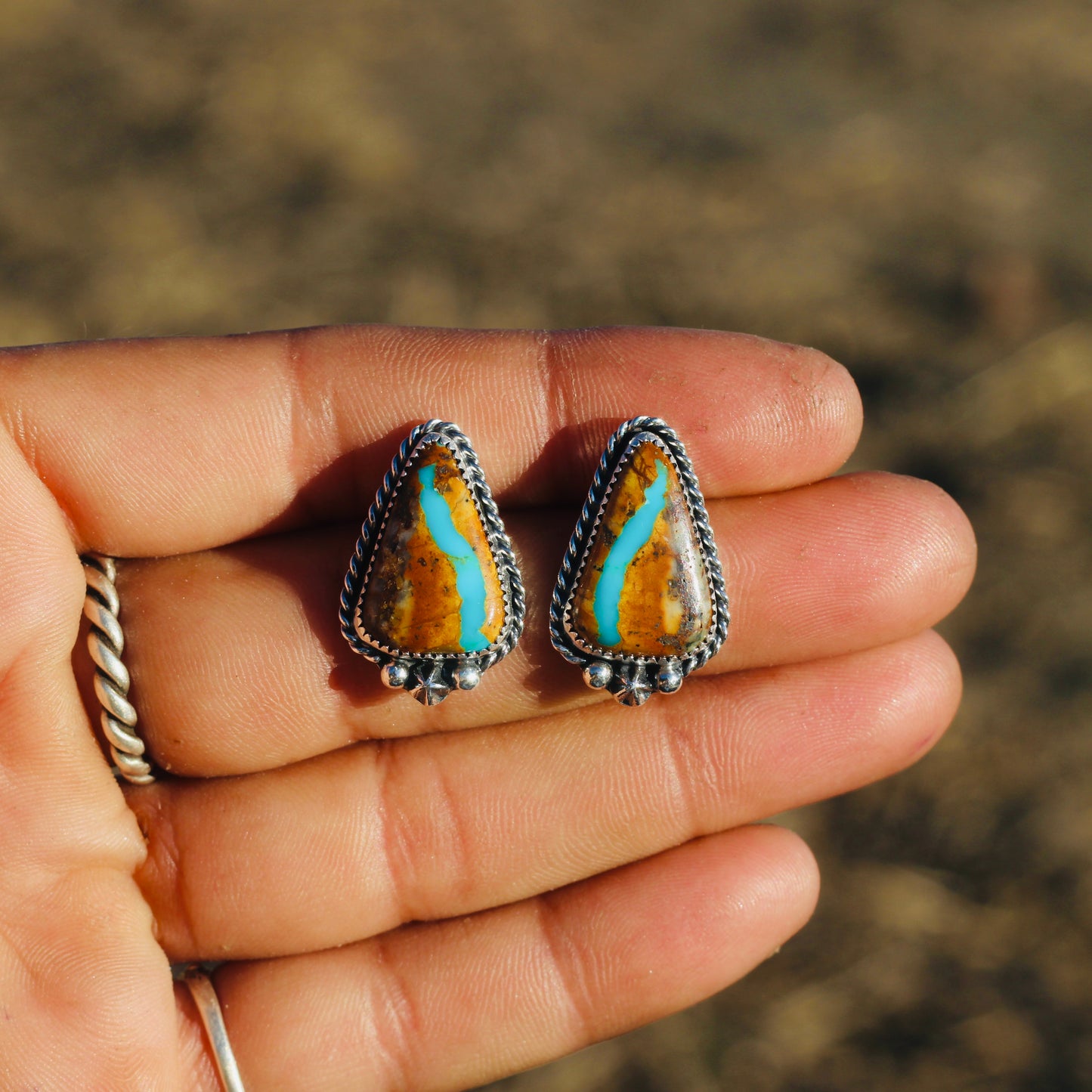 Royston Ribbon Studs