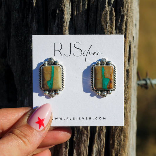 Royston Ribbon Studs